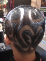 トリックストア(TRICK STORE)&nbsp;トライバル風バリカンアート