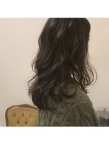 マウロア(MAULOA)&nbsp;"空気感たっぷりカーキアッシュ"  中西 英美子