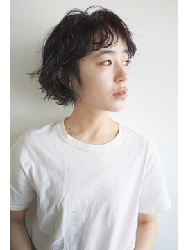 コス(kos) 【nanuk＊UEKI】大人かわいい黒髪無造作カール＊センターパート