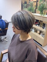 エルバイシオン(aile by sion)&nbsp;丸みショート×アッシュ/ルーツカラー/シルバーベージュ/20代