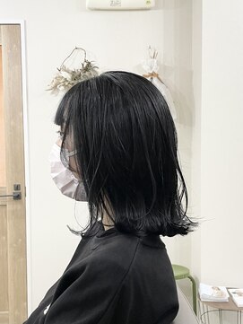 ホンネ(honne.) ダークアッシュ×切りっぱなし