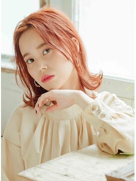 グランブルーヴィータ(GranBlue vita) ミディアム切りっぱなし外ハネボブ/ピンク、オレンジベージュ