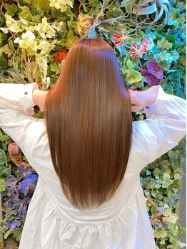 オムシャンティス(OmShantiS)の写真/艶めく美髪へ導く、トリートメントとヘッドスパによる特別な髪質改善をご体験ください。