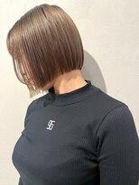 ユニバイリサ 天神大名店(uni by risa)&nbsp;ハイトーンベージュ ブリーチ 切りっぱなしボブ 艶髪 10代20代