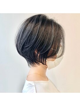 アルトル 池袋(altru) ◇ショートボブホワイトグレージュミニウルフチェリーブラウン