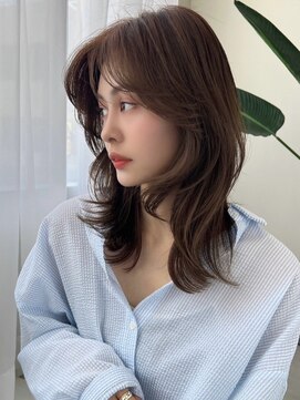 リス バイ ソヨン(Lis by SOYON) 前髪/シースルーバング/小顔/レイヤーカット/黒髪/ネビージュ