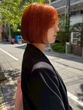 シーン(SCENE) ショートボブ 顔周りカット オレンジカラー 20代 ダブルカラー