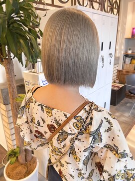 アグリーワンコスメティックスルーム(AGREE One Cosmetics Room) ハイトーン×ボブ