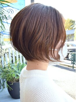 お客様一人ひとりのご要望を丁寧にヒアリングし理想のスタイルを実現♪髪にやさしいAVEDAカラーも人気！