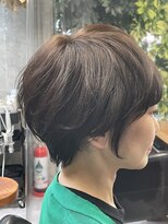 大人かわいいひし形ハンサムショートボブ