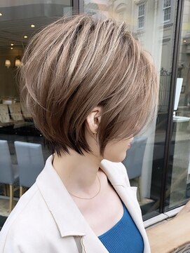 ミィ 浦和(mee) 【mee.】バレイヤージュ　シアグレー　束感エアリーショート