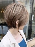 【mee.】バレイヤージュ シアグレー 束感エアリーショート