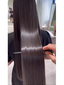 アム 表参道(am) 小顔薄めバンググレージュレイヤーロング前髪パーマ黒髪