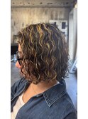 波巻きパーマ×メッシュ