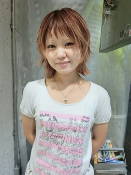 ノラ シブヤ(NORA) ☆ミディアムレイヤーハッシュカットハイレイヤーウルフカット