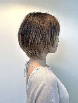 エクテ(ecouter) エンドカラーミルクティーブラウンレイヤーショートブロンド