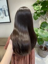 スリー(Three)&nbsp;【透明感グレージュ】