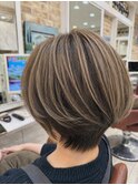 ナチュラルベージュショートボブ