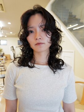 ニディー バイ デイジー(Nidee by Daisy) ロングパーマ 10代20代ロングで雰囲気変えたい方必見