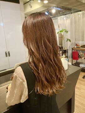 スチャステニィーバイルミ 日ノ出町店(Stastny by Lumi) 大人可愛い20代30代40代　ガーリーロング