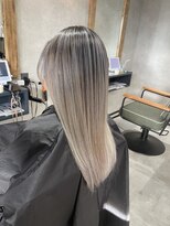 サニー 渋谷(SUNNY)&nbsp;バレイヤージュ、ハイライト、レイヤーロング、グレーベージュ