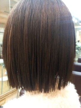 シャンプーボーイ ストレートボブ