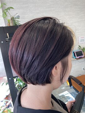 ムック 葛西(MUCCU) ワインレッドなショートボブ