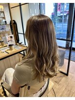 美容室 アクター ナチュラルハイライト