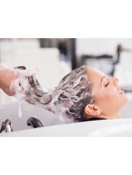 ダメージの少ない施術＆一人一人に合わせて行う豊富な種類のトリートメントで髪の悩みを解消します◎