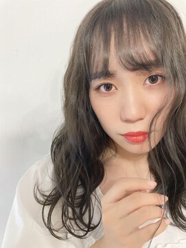 アンスール(Un Seul) スモーキーマットアッシュで柔らかウェーブ