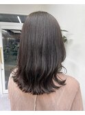 オリーブベージュ