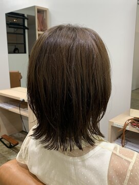 シベル(Sibelles) クセ×外ハネ×ミディアム