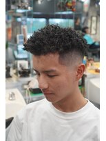 ツークツワンク バーバー 新宿(ZUG2WANG BARBER)&nbsp;針金パーマ