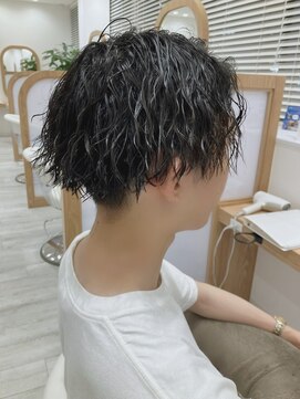 アドラーブル 駅南店(adorable) センターパートソフトツイストパーマメッシュマッシュウルフ