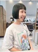 ミニボブ　モスグリーン　ブリーチカラー