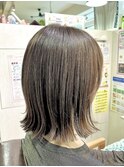 髪質改善　縮毛矯正　カーキベージュ　外はね