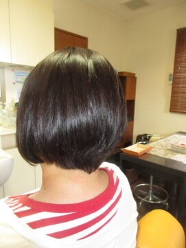 コアフィールフィス(COIFFURE fils) サイドストレートで簡単お手入れショートボブ