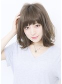 切りっぱなしセミディボブ