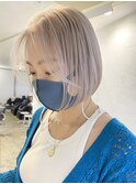 大人かわいいミニボブ フェザーバング ホワイトベージュ