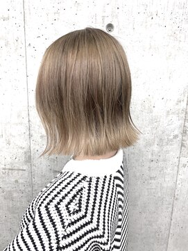 ローウェ 三軒茶屋(Louwe) 【Fagus】ハイライト×ペールベージュ×ラインボブ【三軒茶屋】