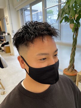 リビング 津田沼(LIVING) センターパート/ツイストスパイラル/スキンフェード［津田沼駅］