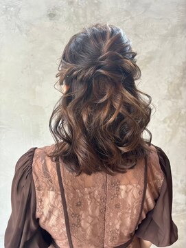 マイス(Mais) ふわふわハーフアップ