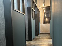 Rocks hair gallery 神田店　駅1分の場所に半個室の隠れ家サロン