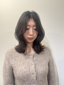 クク(coucou) くびれレイヤー×ミディアムスタイル