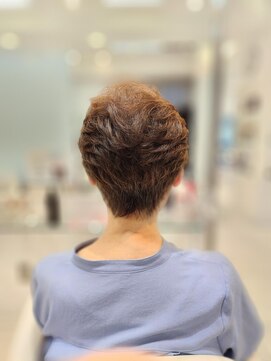 アクシス 三軒茶屋本店(AXIS) ショート/グレイヘア/白髪染め/ヘアマニキュア