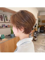 ネオ ディスカス(Neo Discus) 襟足スッキリ♪360度美シルエットな【くびれショート】