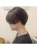 "刈り上げ女子×コントラストカラー"ayumi