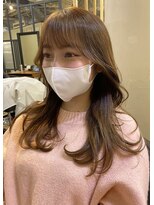 お顔周り流れるレイヤーカット