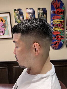 バレス 田町(BALES) スキンフェード