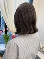 リル(re'll) くびれ感もある切りっぱなしボブは小顔効果も◎